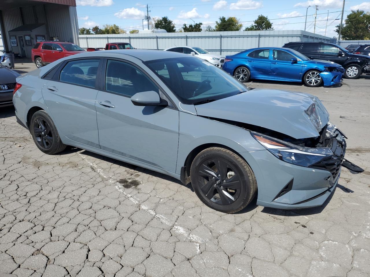 2022 Hyundai Elantra - Image 4