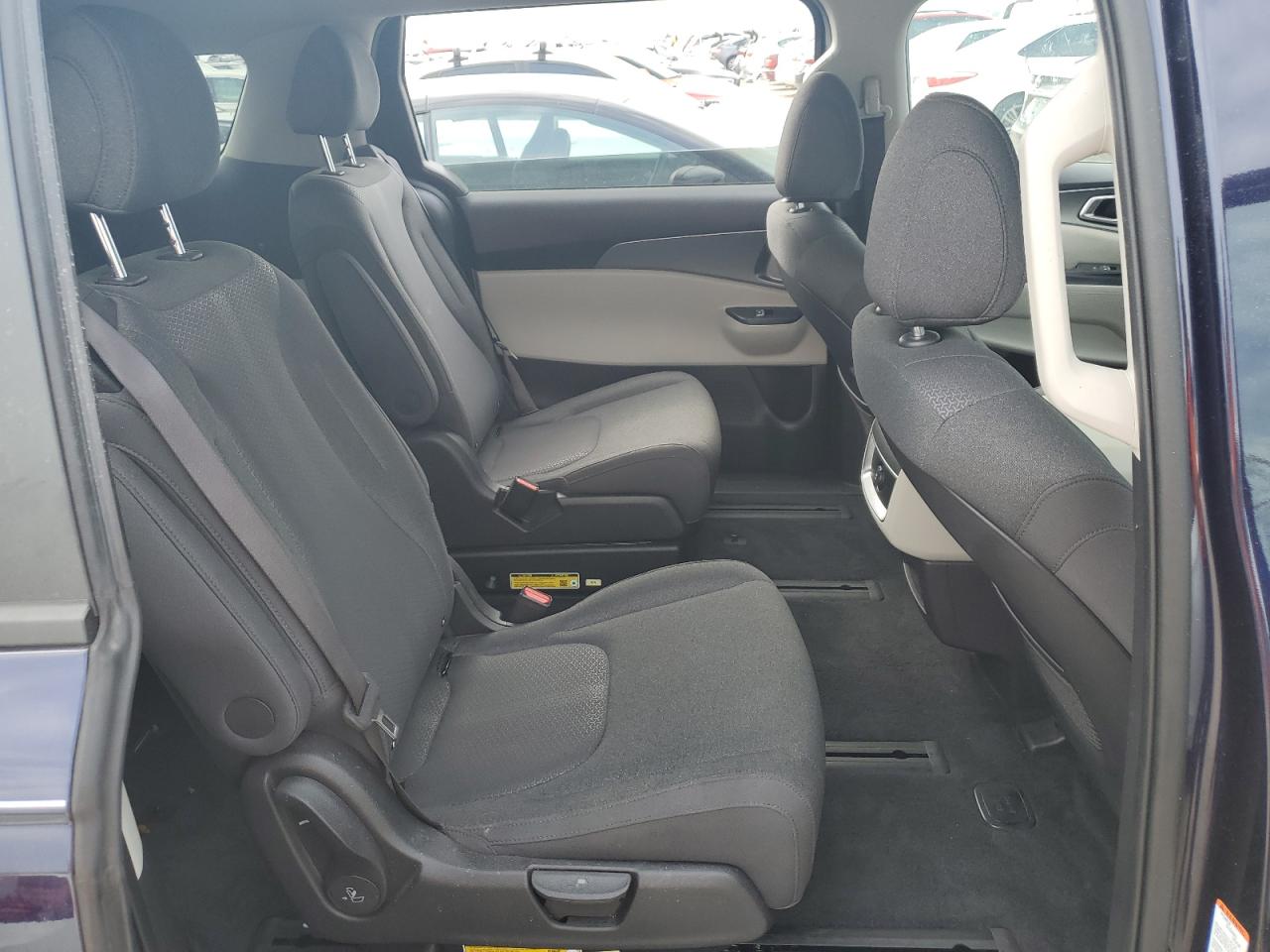 2024 Kia Carnival - Image 11