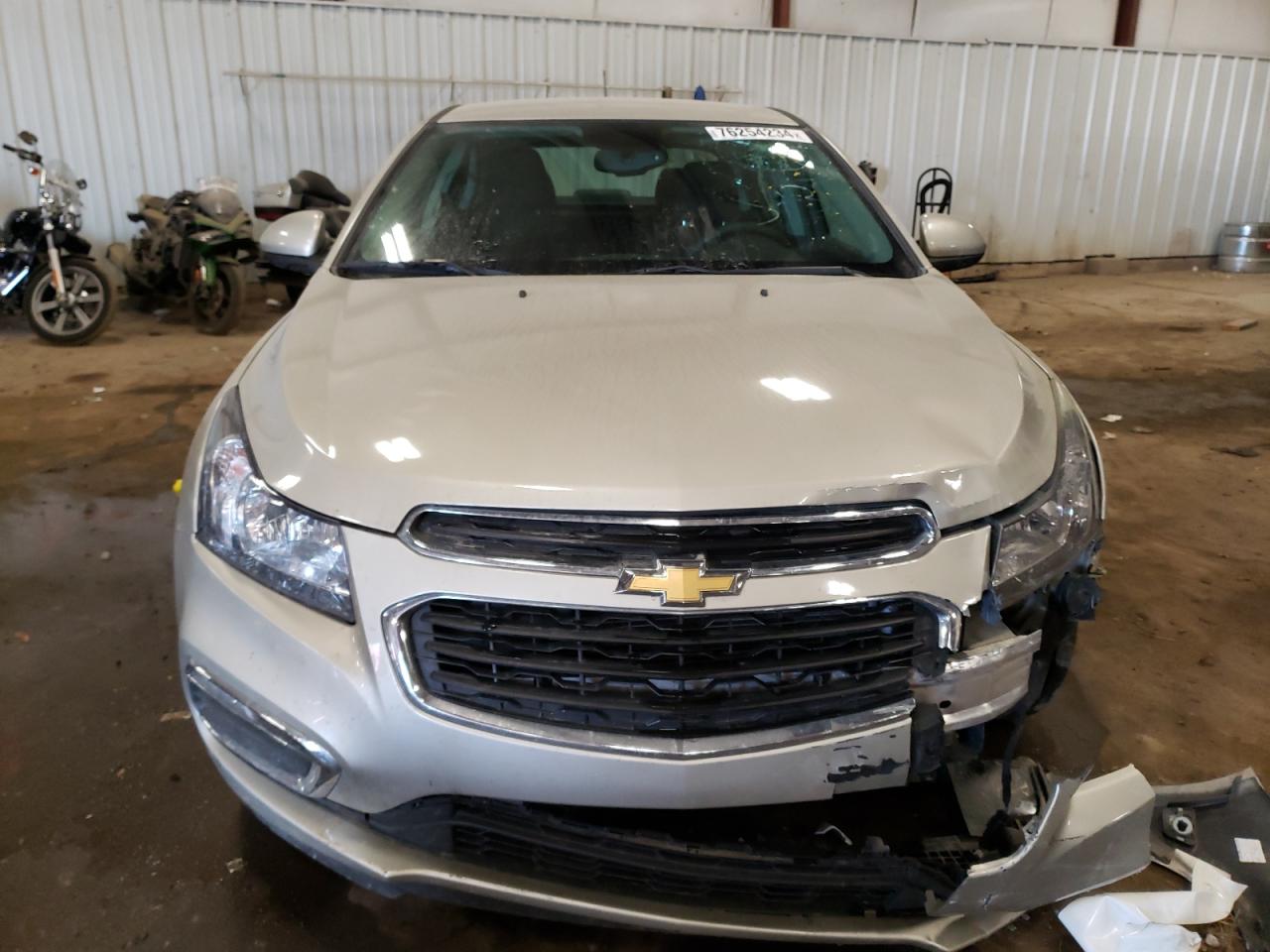 VIN 1G1PC5SB3F7232697 2015 CHEVROLET CRUZE no.5