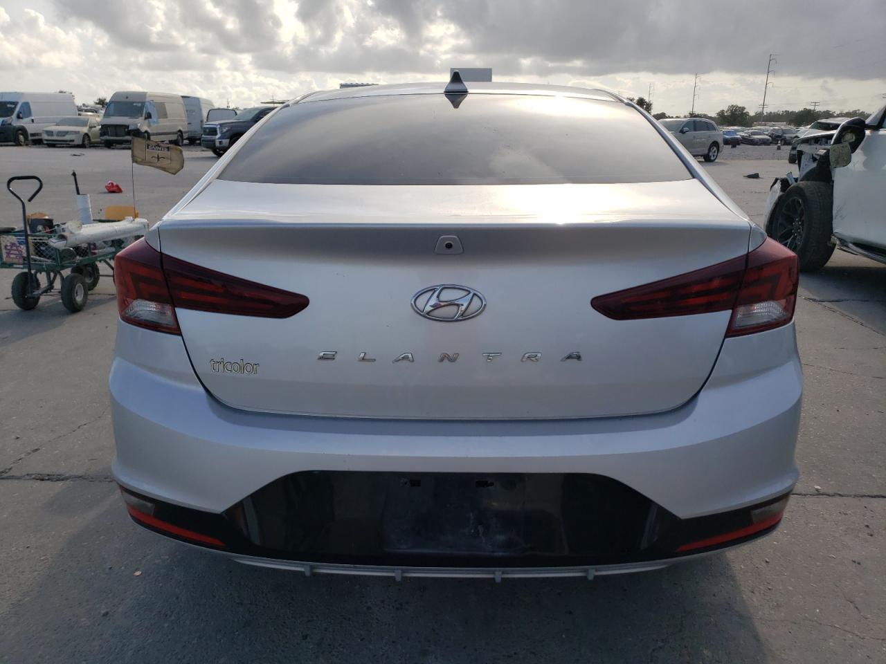 2019 Hyundai Elantra - Image 6