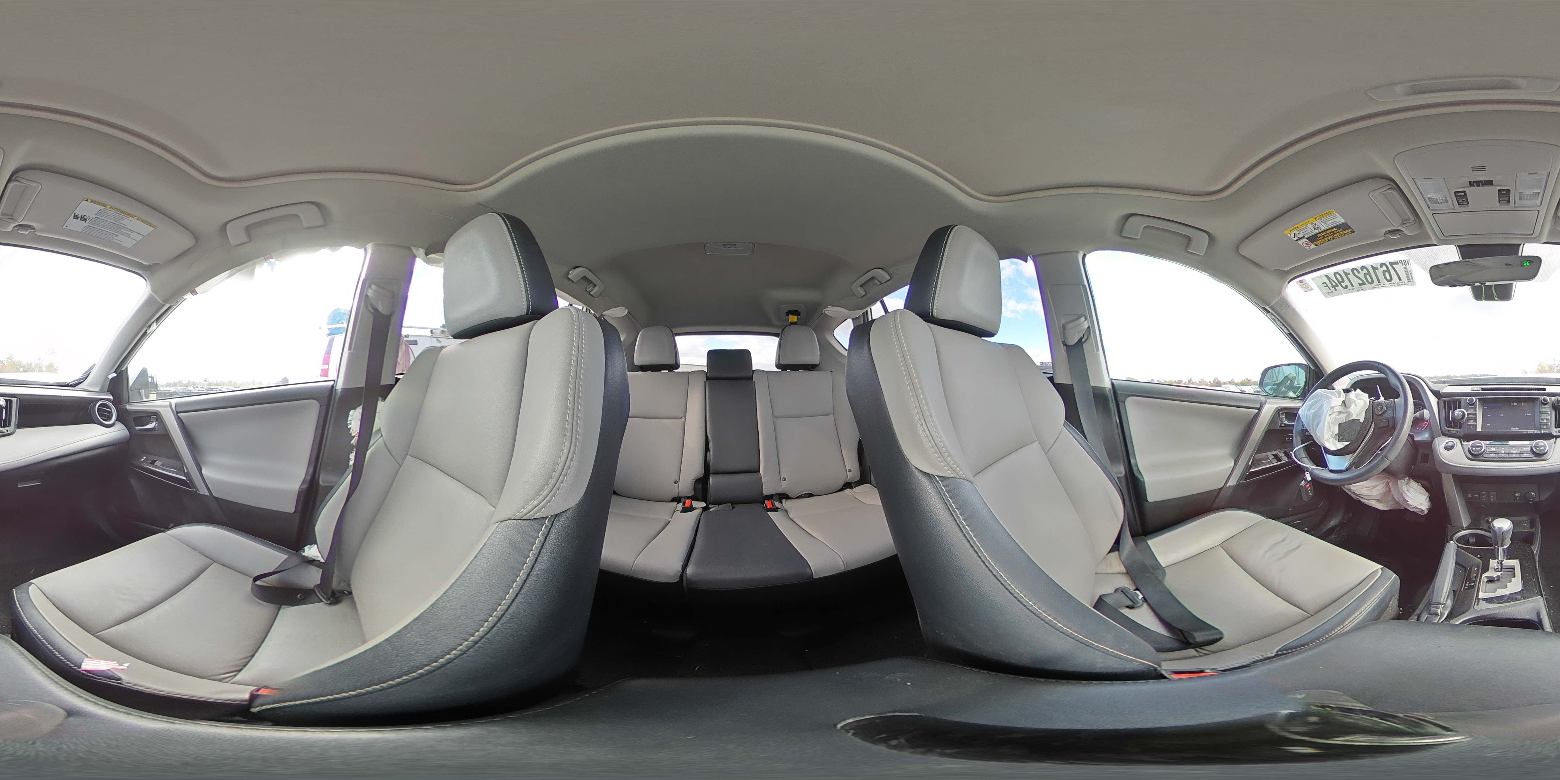 2017 Toyota RAV 4 - Image 14
