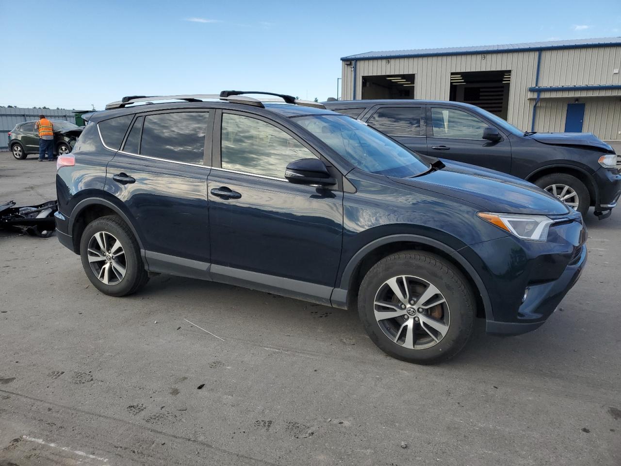 2017 Toyota RAV 4 - Image 4