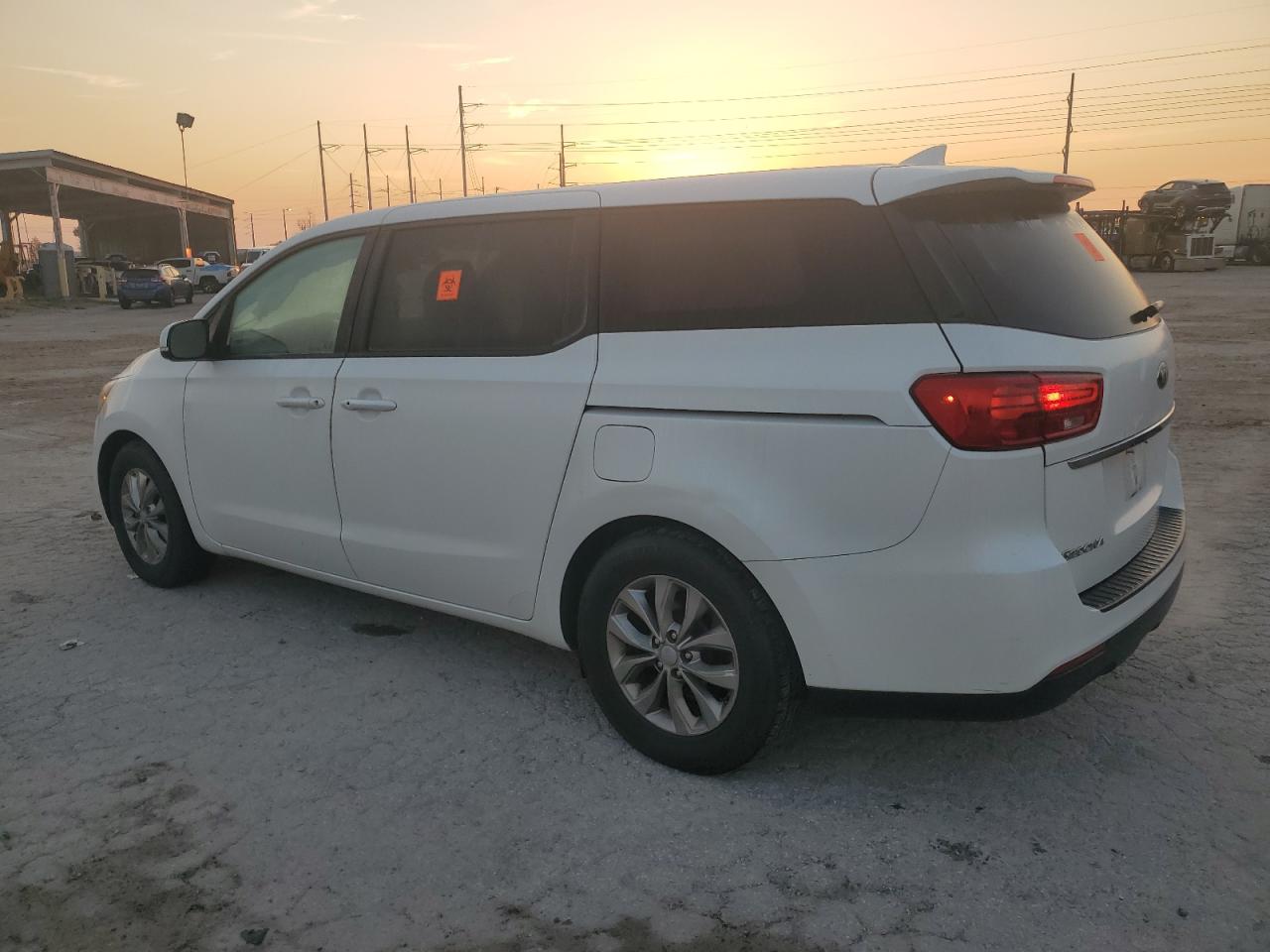 2019 Kia Sedona - Image 2