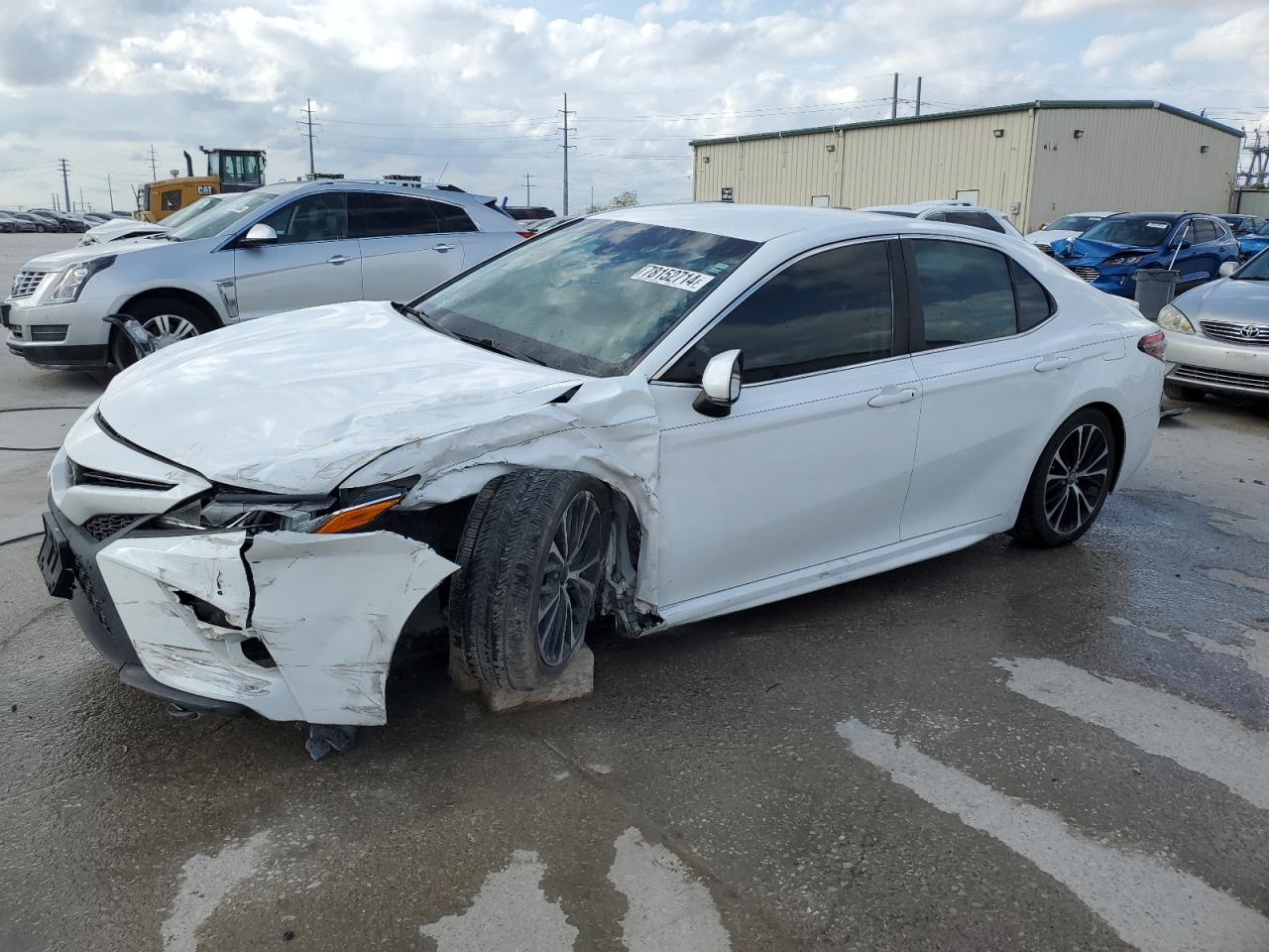 VIN 4T1B11HK3JU646723 2018 TOYOTA CAMRY no.1