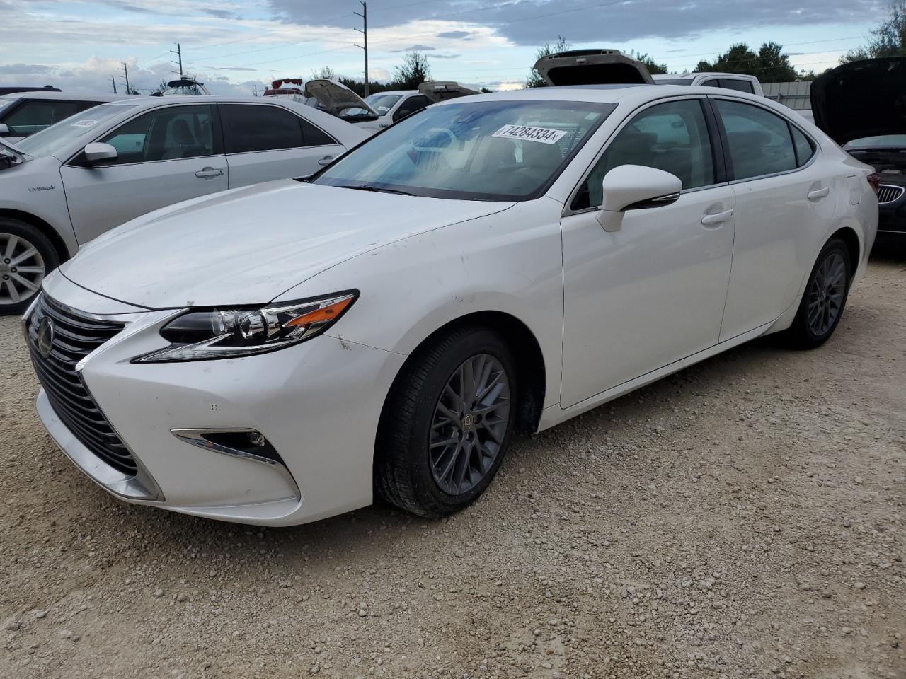 2018 Lexus ES - Image 1