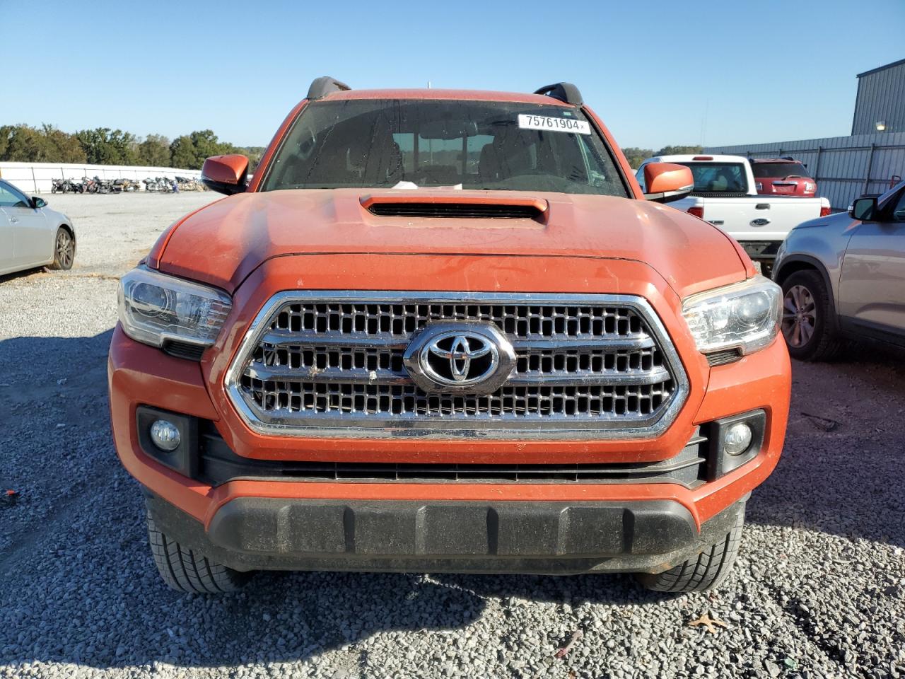 2016 Toyota Tacoma - Image 5
