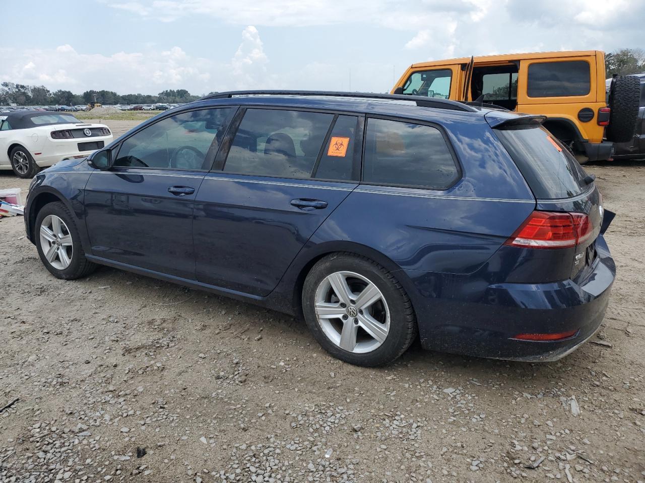 3VWD17AU2JM767482 2018 VOLKSWAGEN GOLF - Image 2