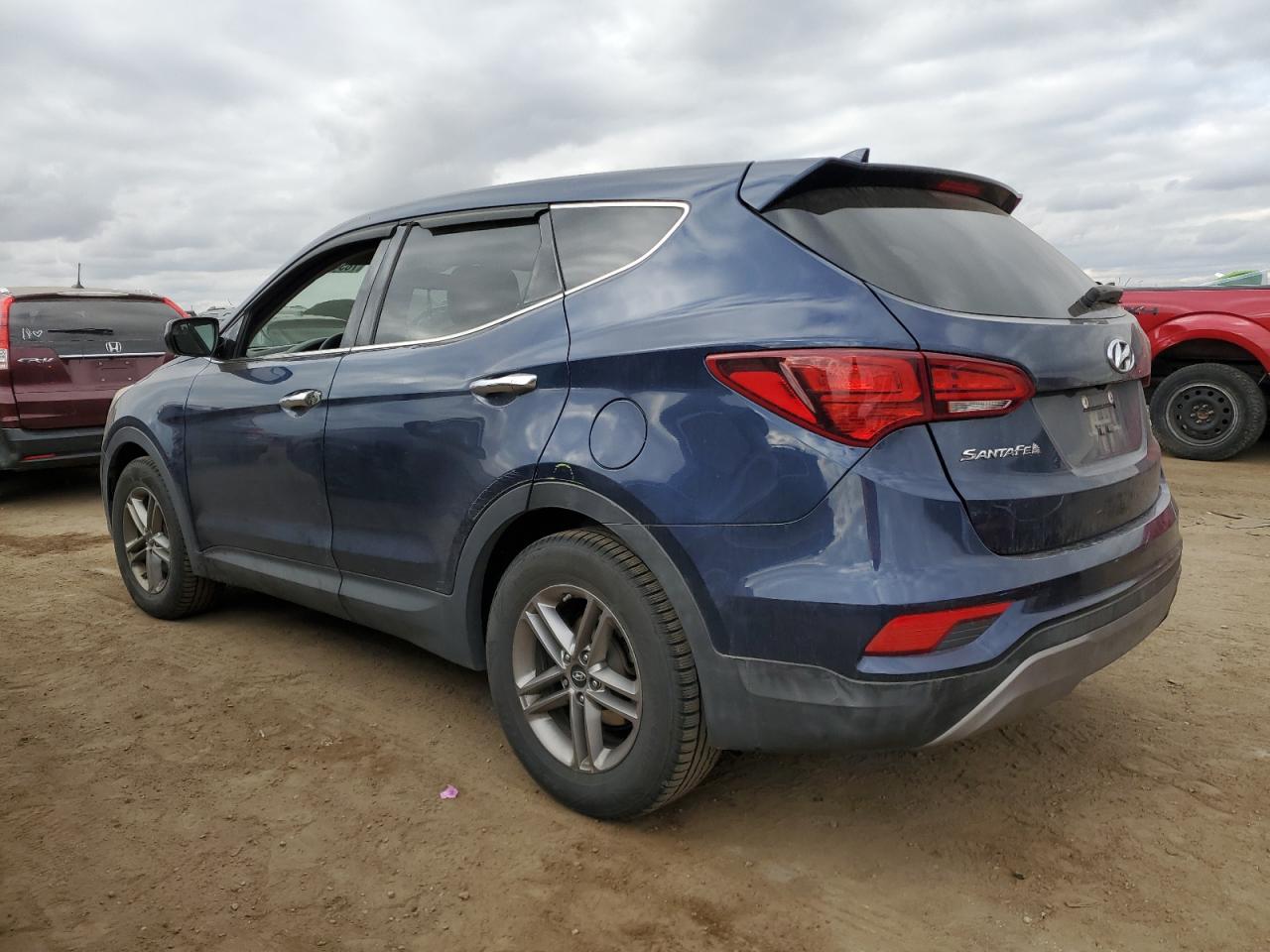 VIN 5XYZTDLB1HG464648 2017 HYUNDAI SANTA FE no.2