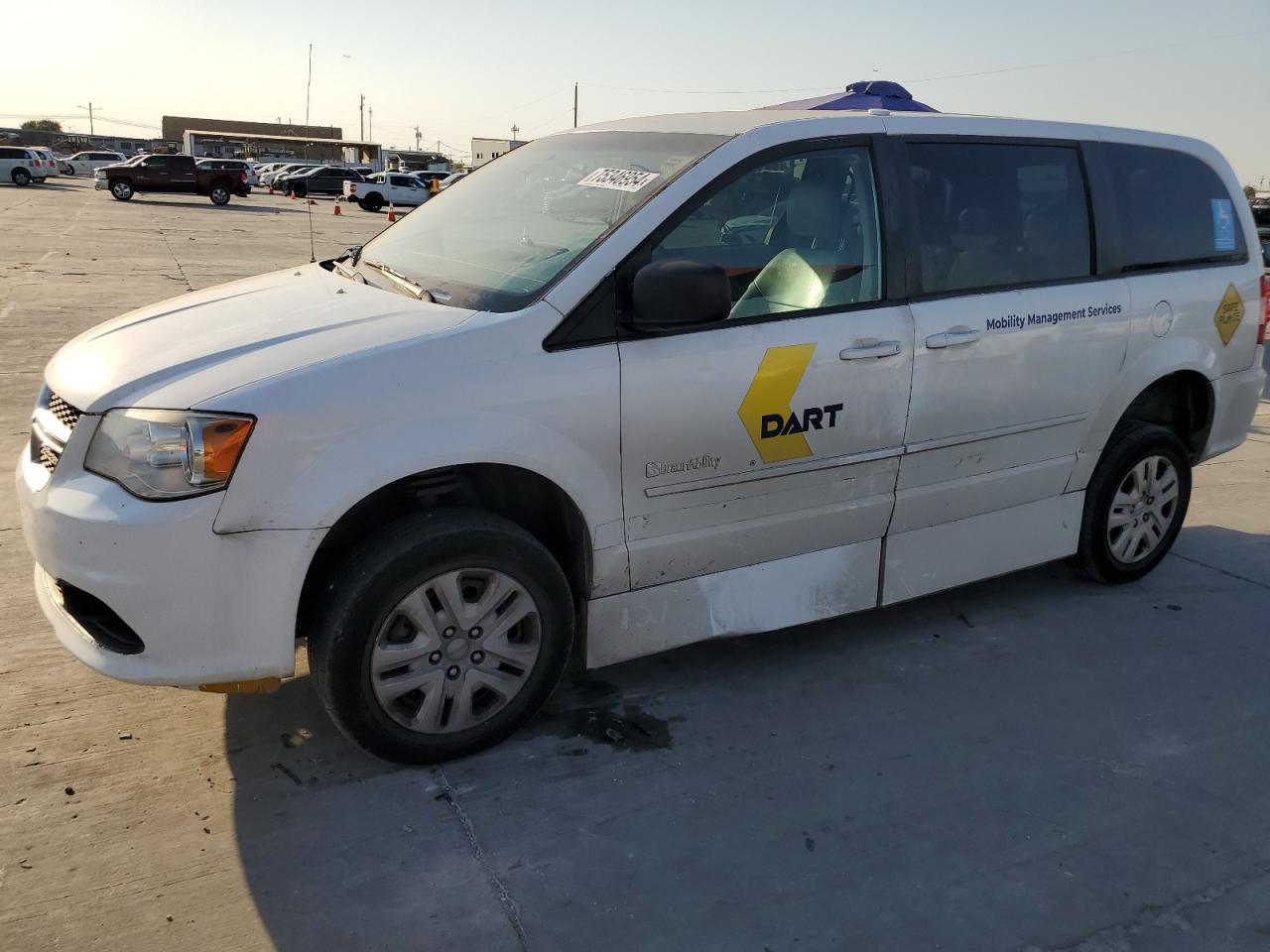 2017 Dodge Caravan - Image 1