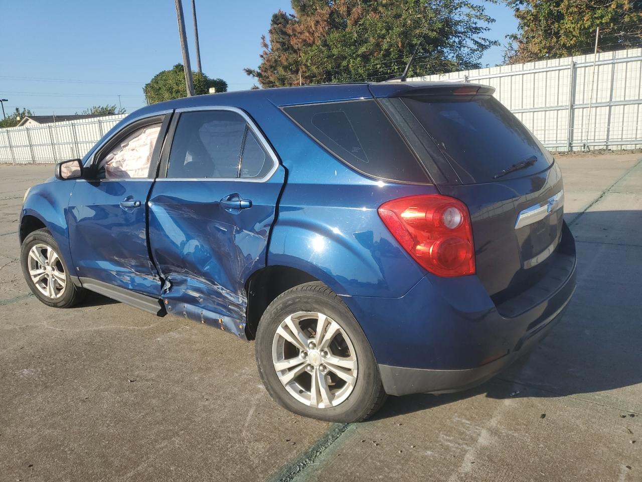 2010 Chevrolet Equinox - Image 2