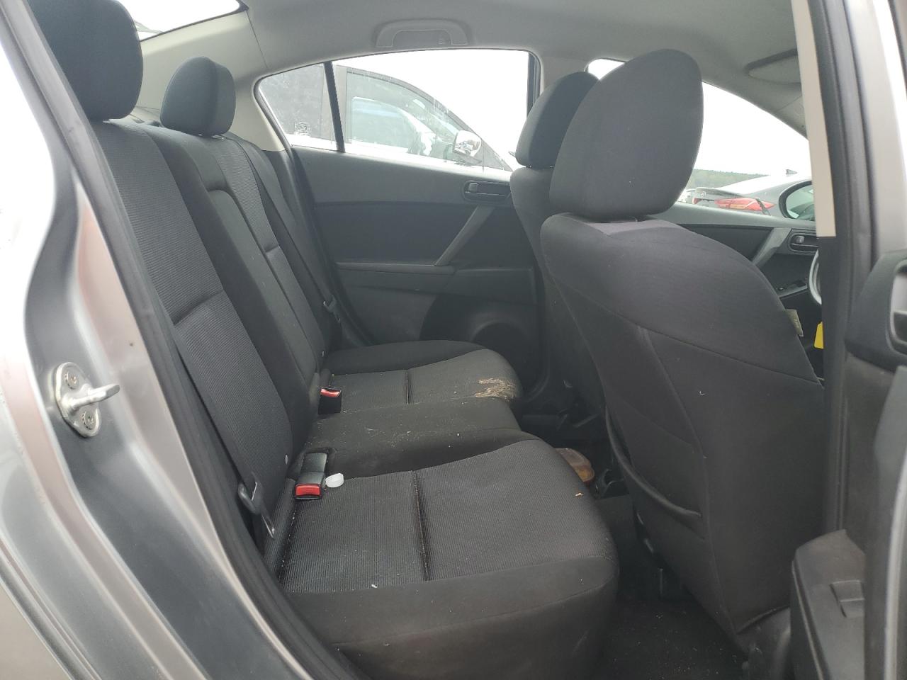 2010 Mazda 3 - Image 10