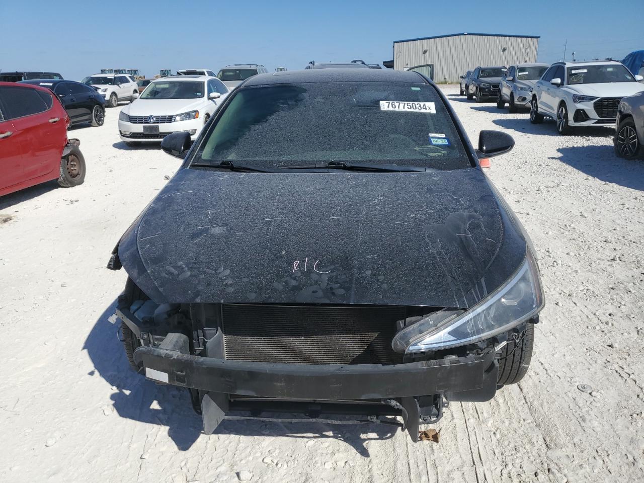 2019 Hyundai Elantra - Image 5