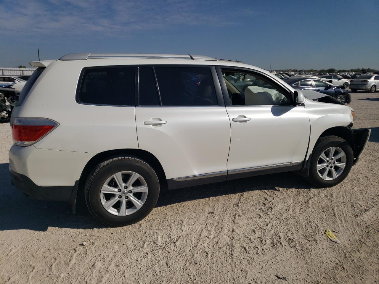 2013 Toyota Highlander - Image 3