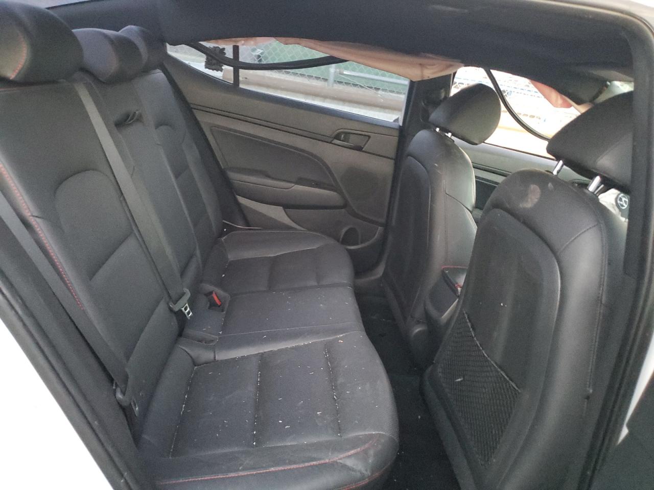 2018 Hyundai Elantra - Image 10