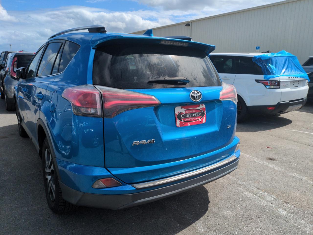 JTMZFREV5HJ147113 2017 Toyota Rav4 Le