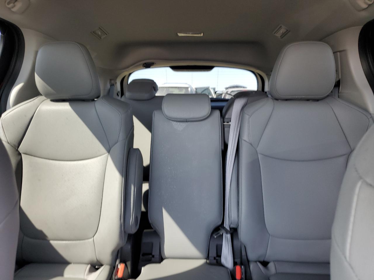 2022 Toyota Sienna - Image 10
