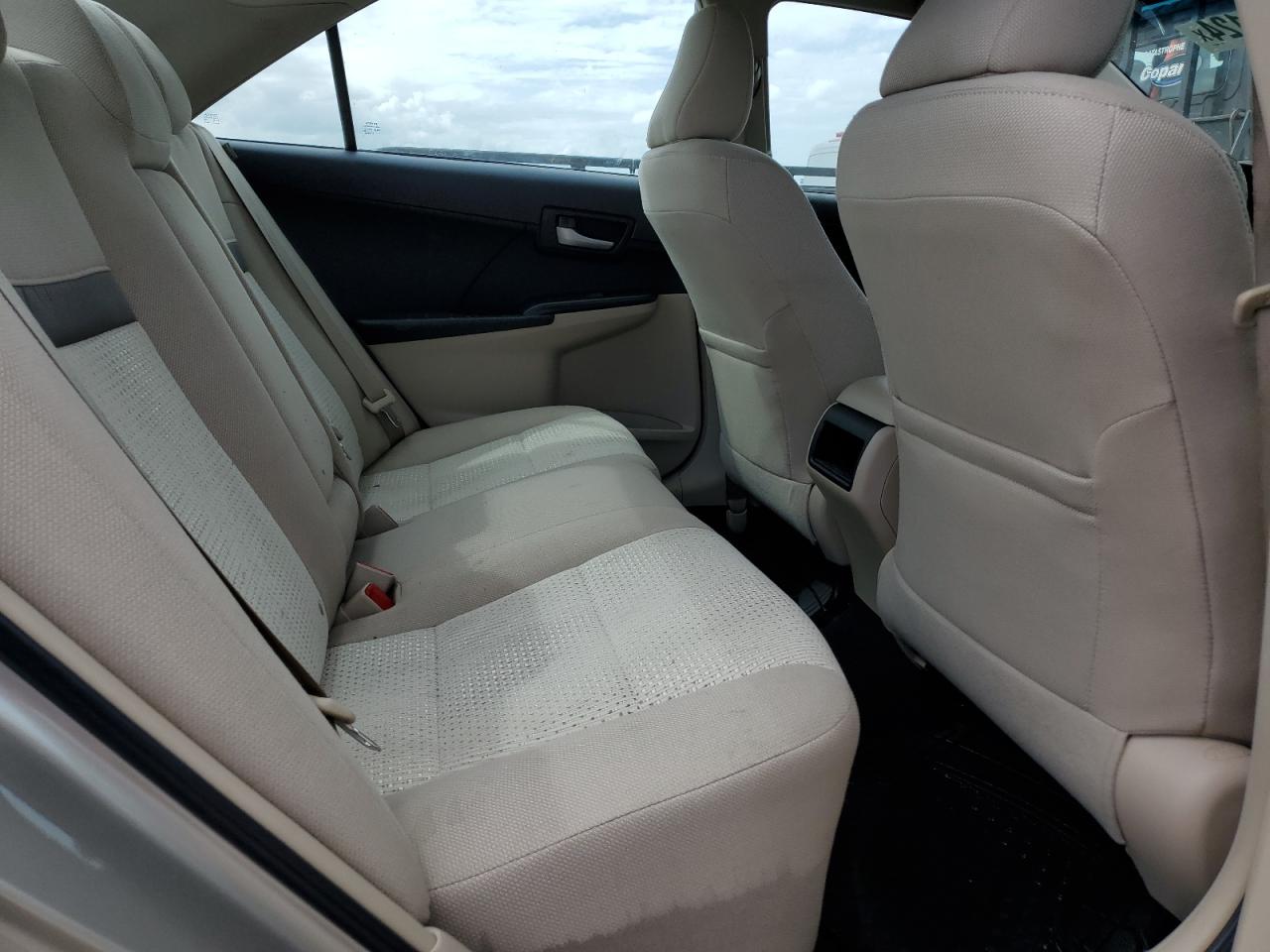 2014 Toyota Camry - Image 10