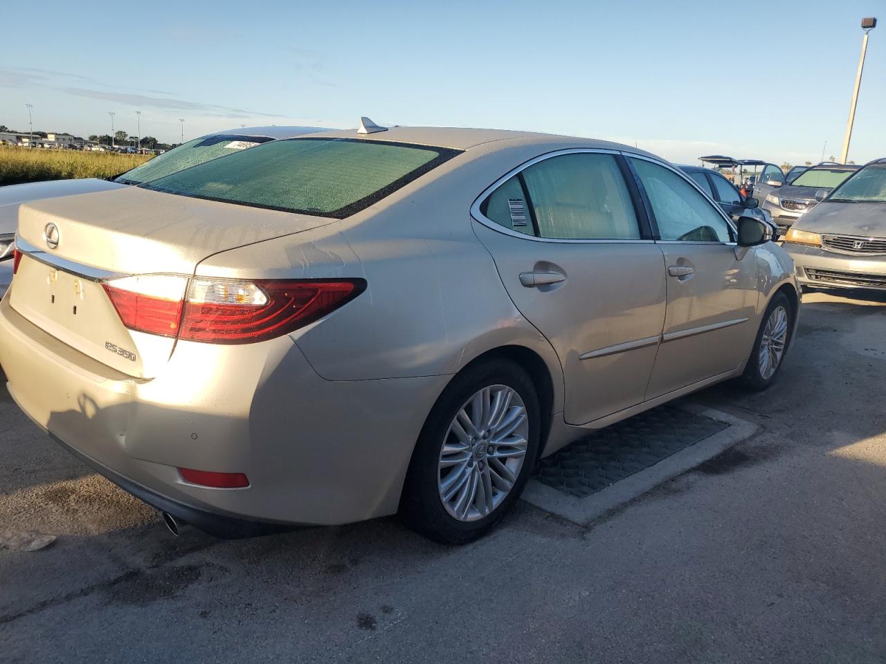 2013 Lexus ES - Image 3