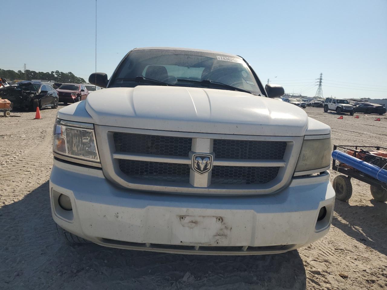 2011 Dodge Dakota - Image 5