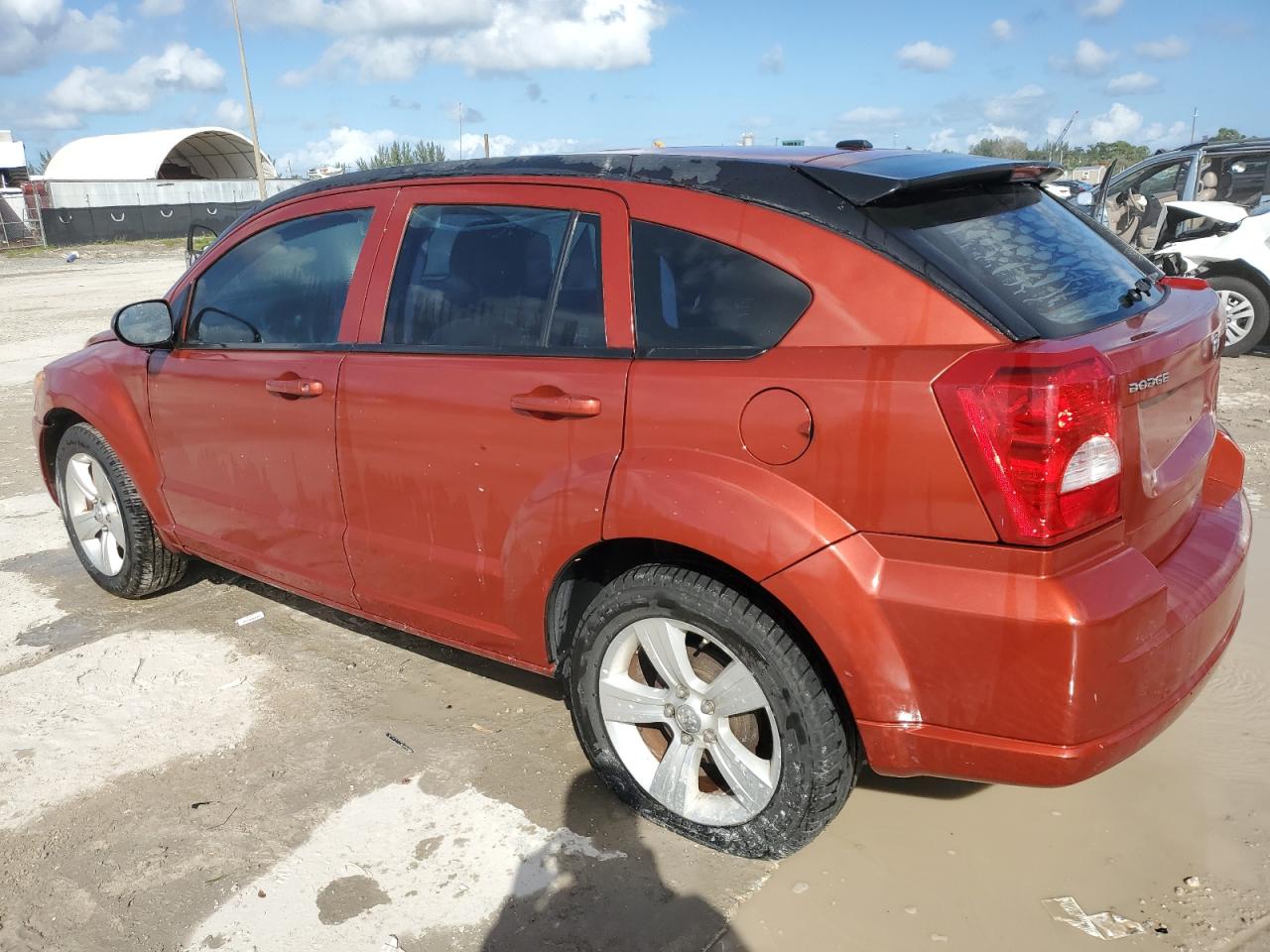 2010 Dodge Caliber - Image 2
