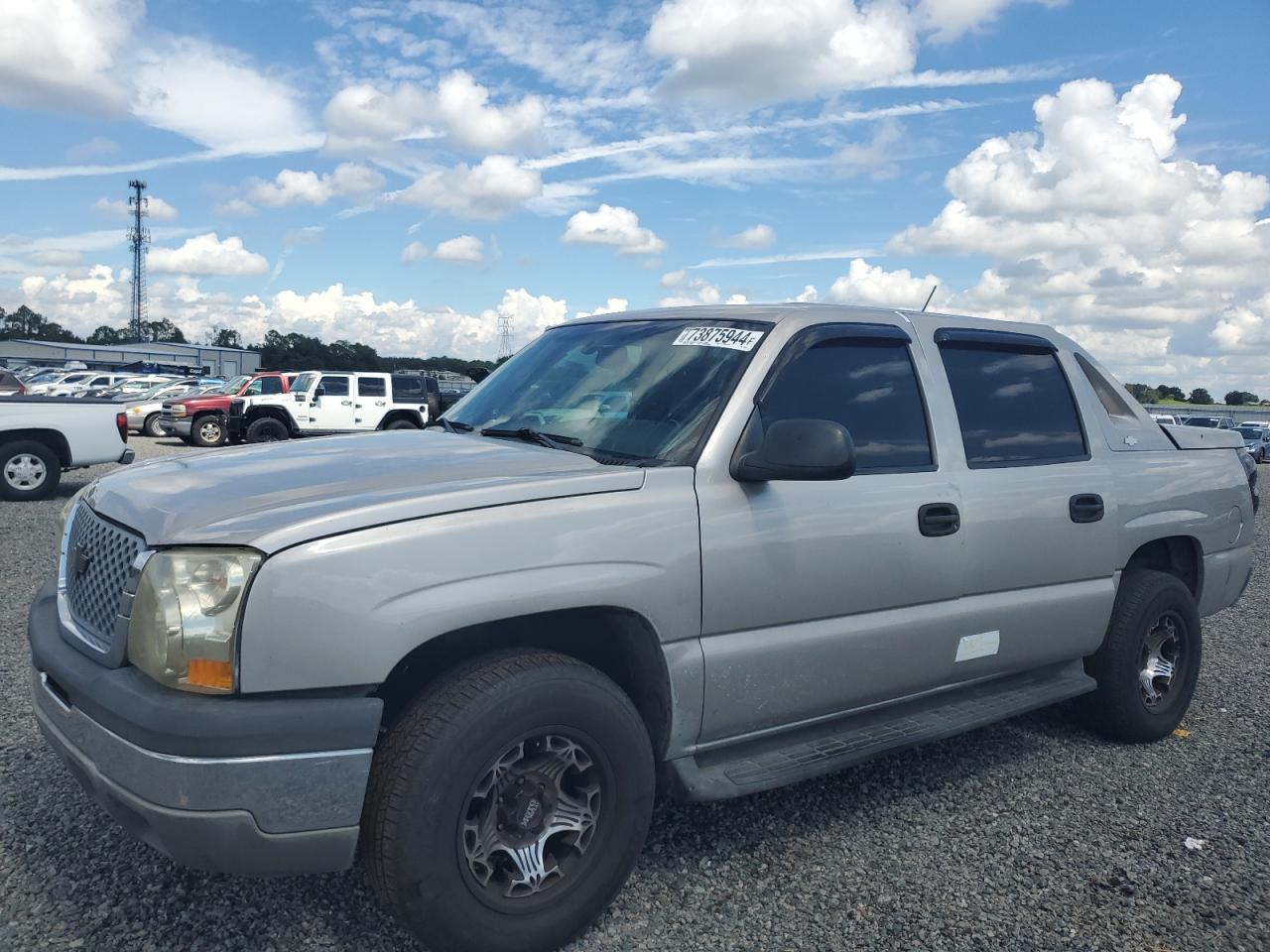 2004 Chevrolet Avalanche - Image 1