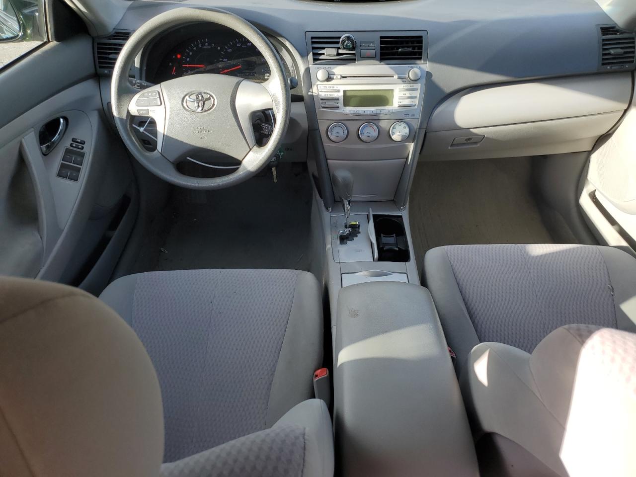 2010 Toyota Camry - Image 8