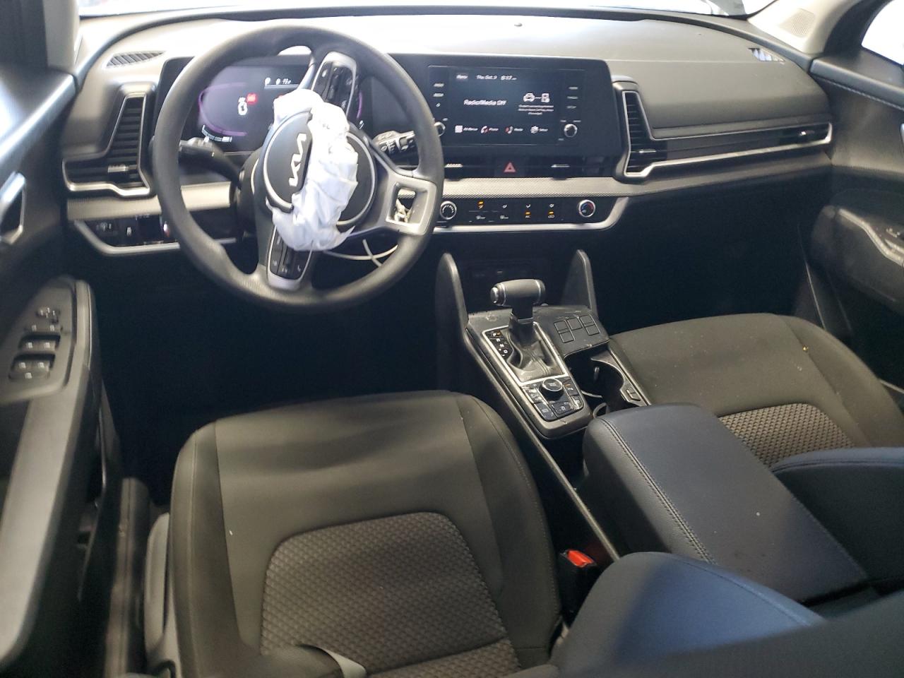 2024 Kia Sportage - Image 8