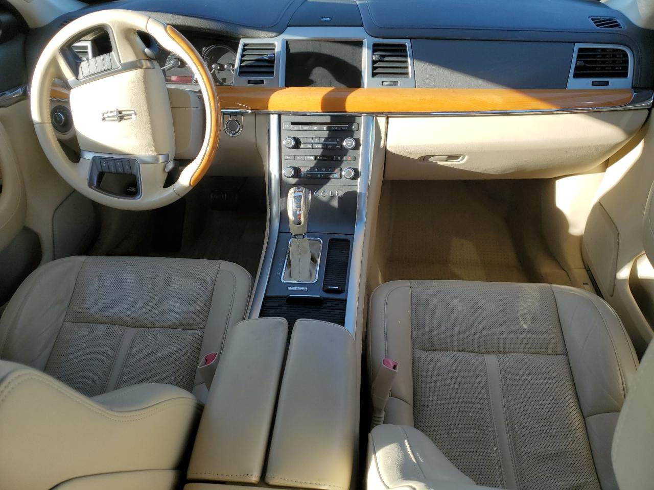 2010 Lincoln MKS - Image 8