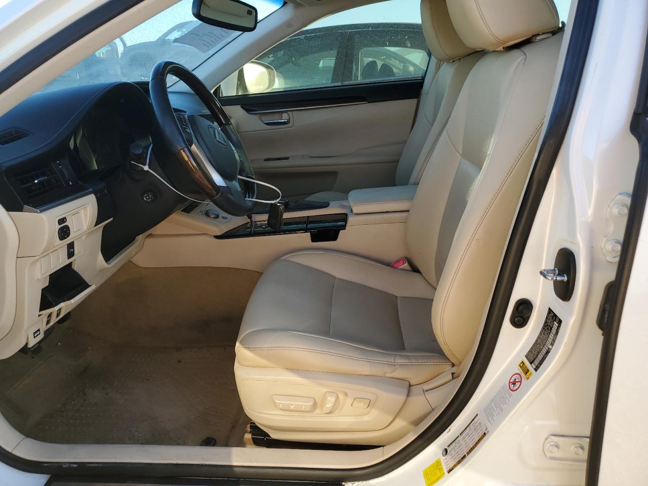 2013 Lexus ES - Image 7