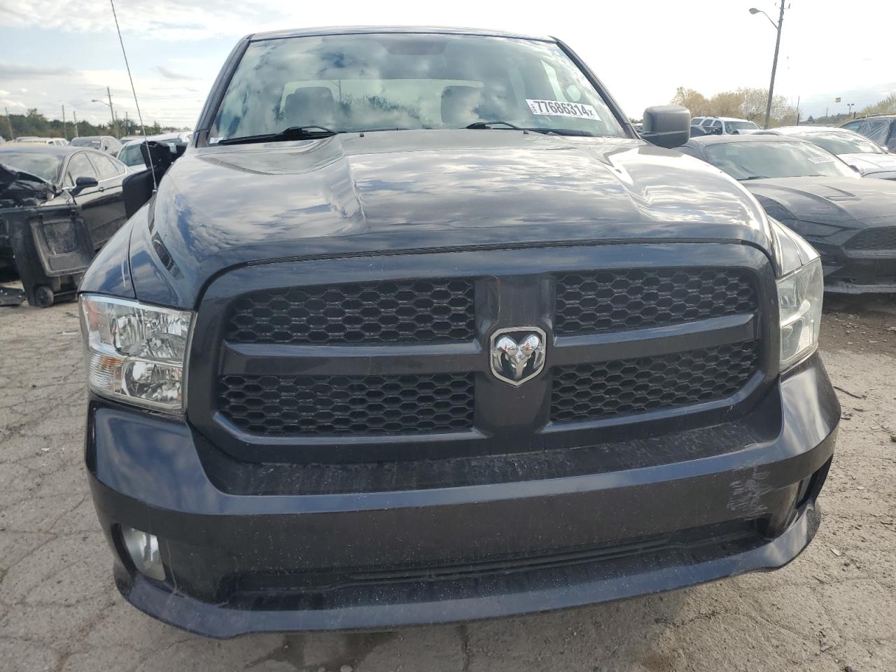2016 RAM 1500 - Image 5