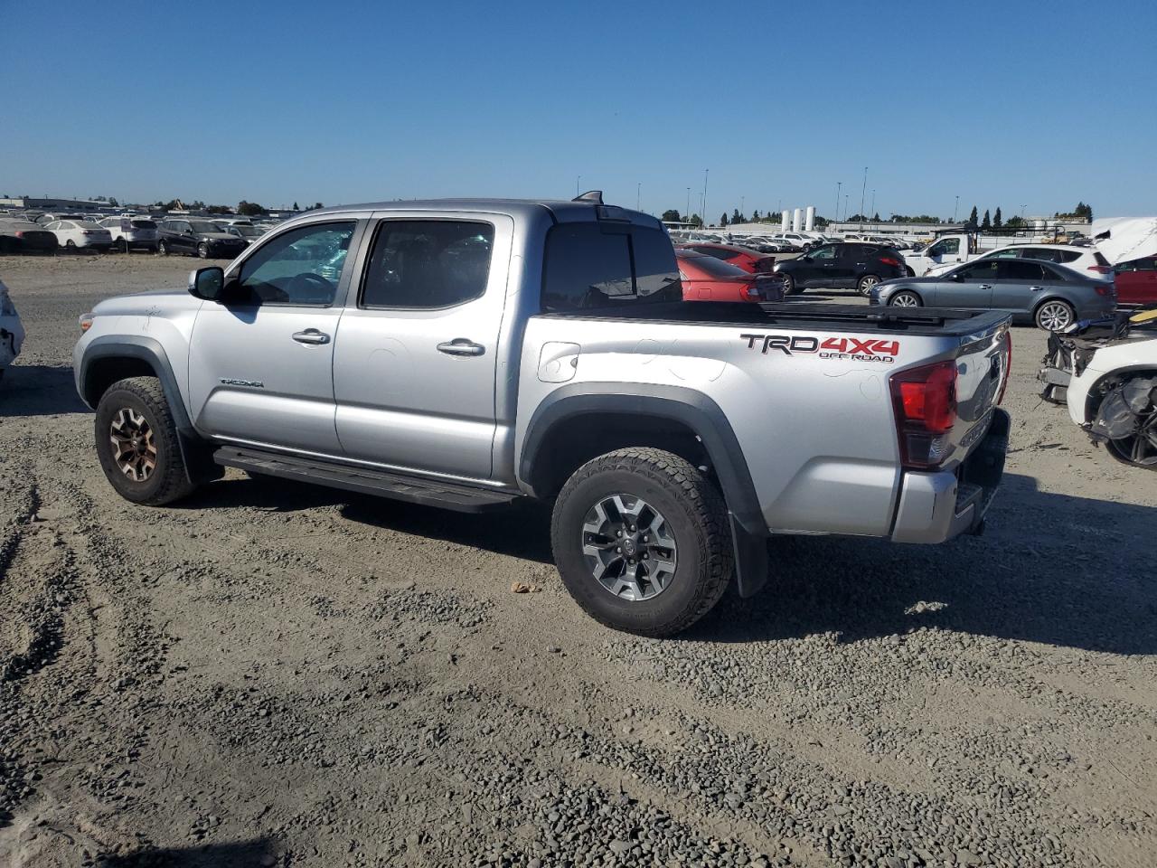 VIN 3TMCZ5AN6JM167181 2018 TOYOTA TACOMA no.2