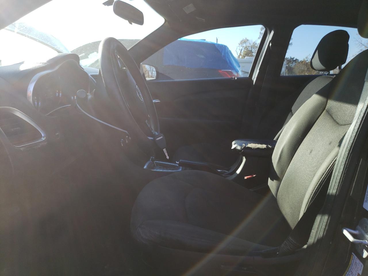 2012 Dodge Avenger - Image 7