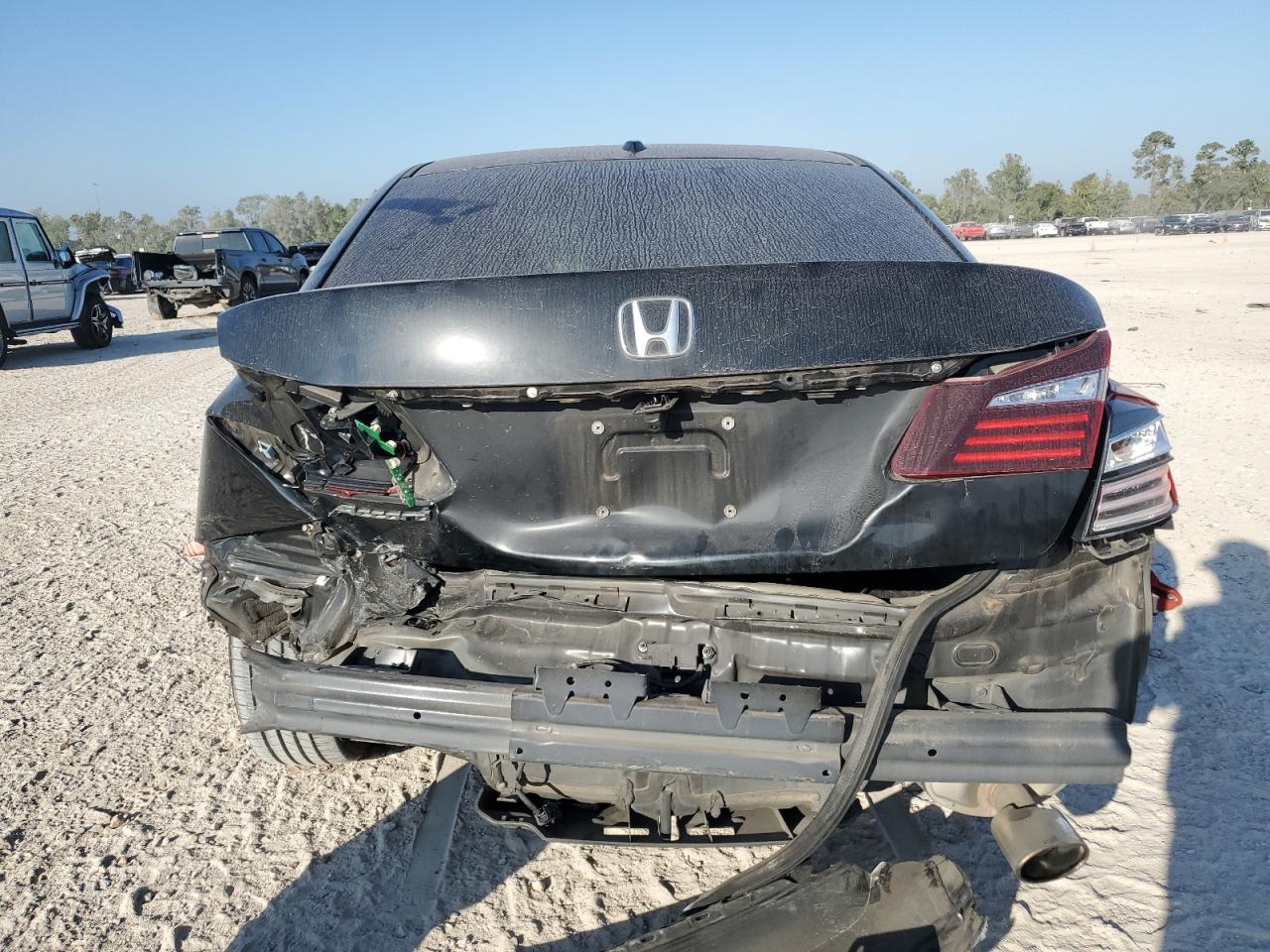 1HGCR2F75HA295008 2017 Honda Accord Ex