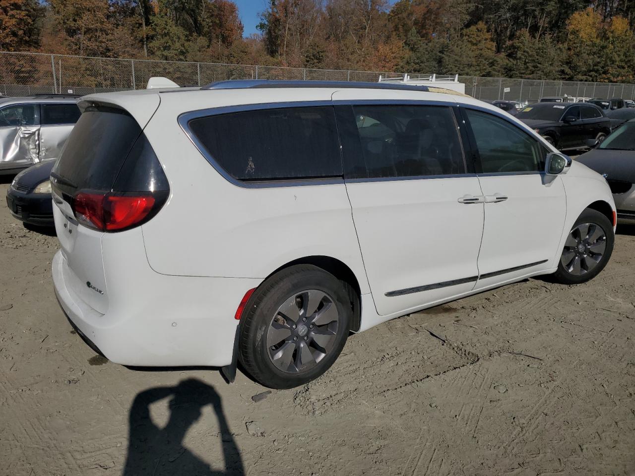 2019 Chrysler Pacifica - Image 3