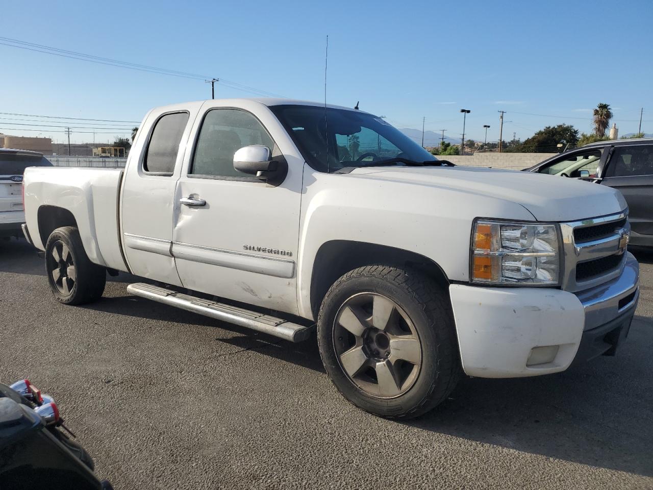 2011 Chevrolet Silverado - Image 4