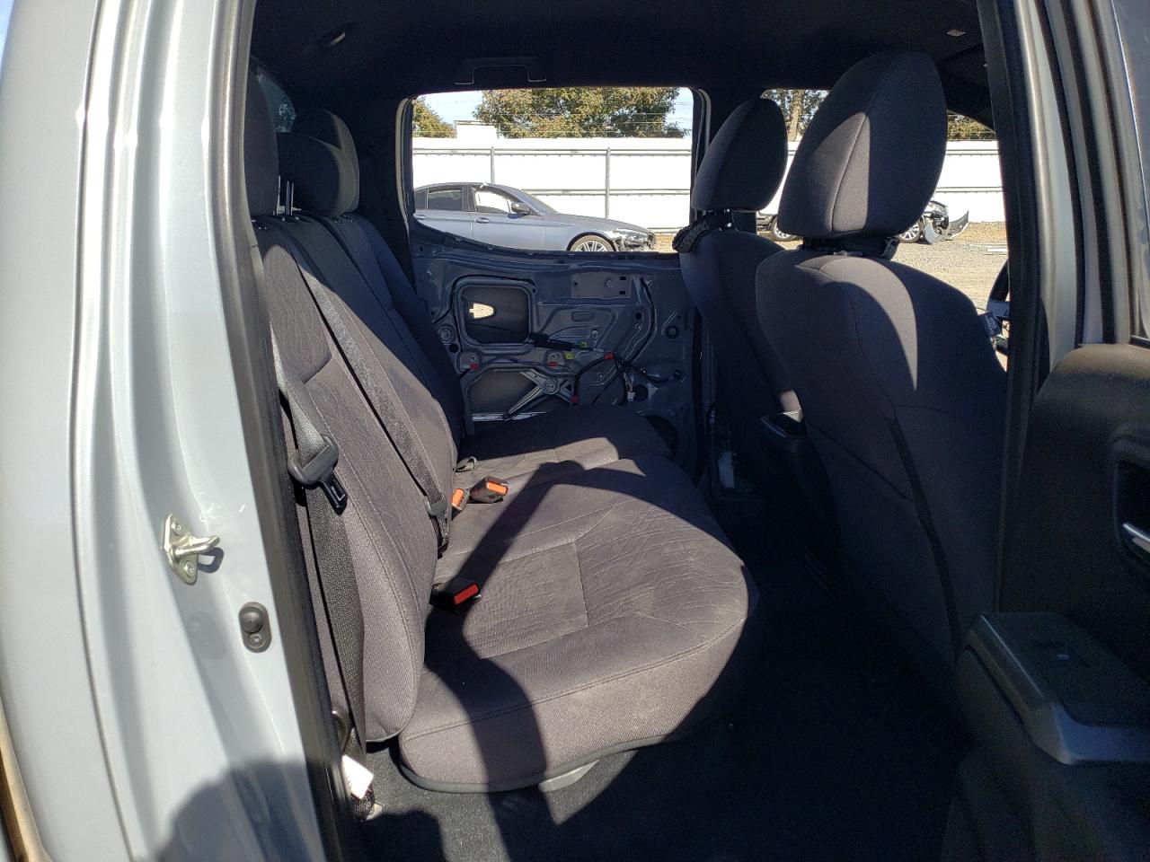 2019 Toyota Tacoma - Image 10
