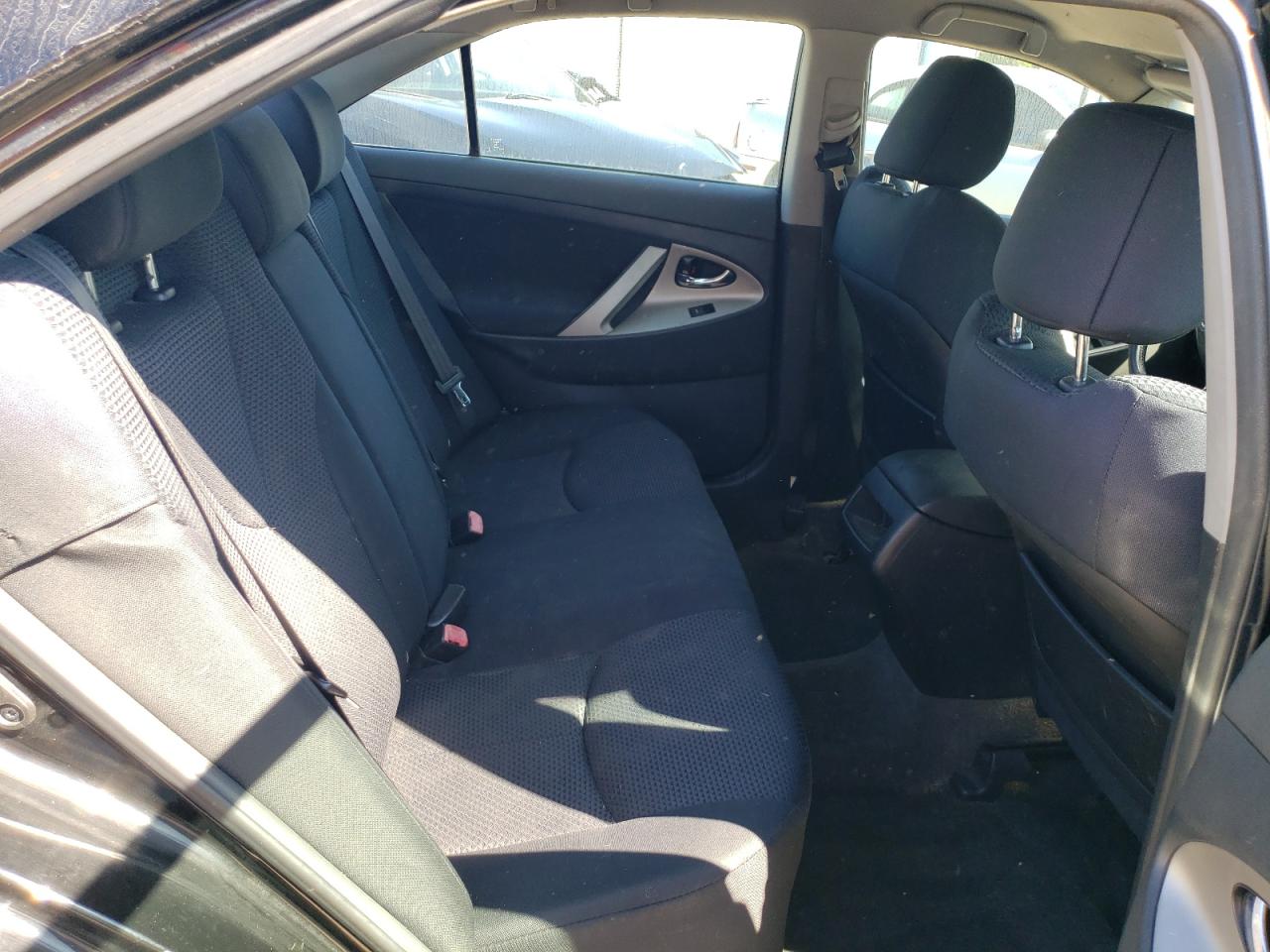 2010 Toyota Camry - Image 10