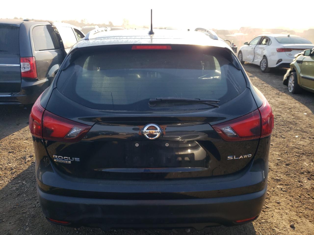 JN1BJ1CR3HW123535 2017 Nissan Rogue Sport S