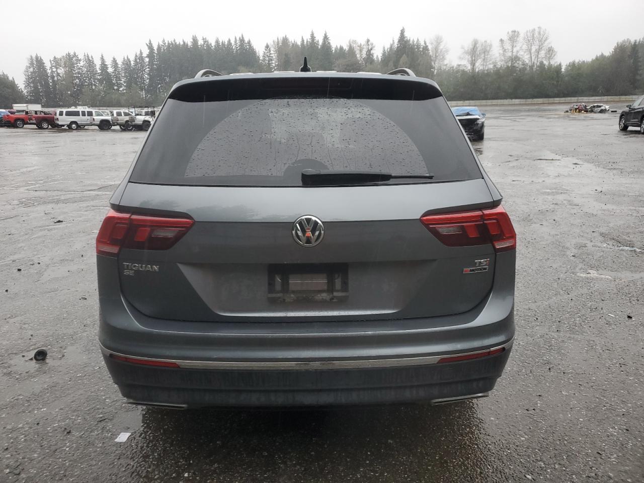 3VV2B7AX9JM022179 2018 Volkswagen Tiguan Se