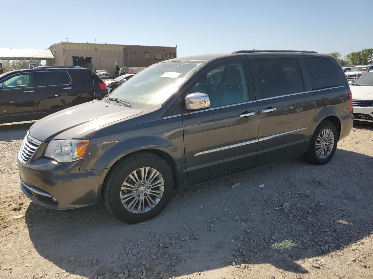 2015 Chrysler Town & Country - Image 1