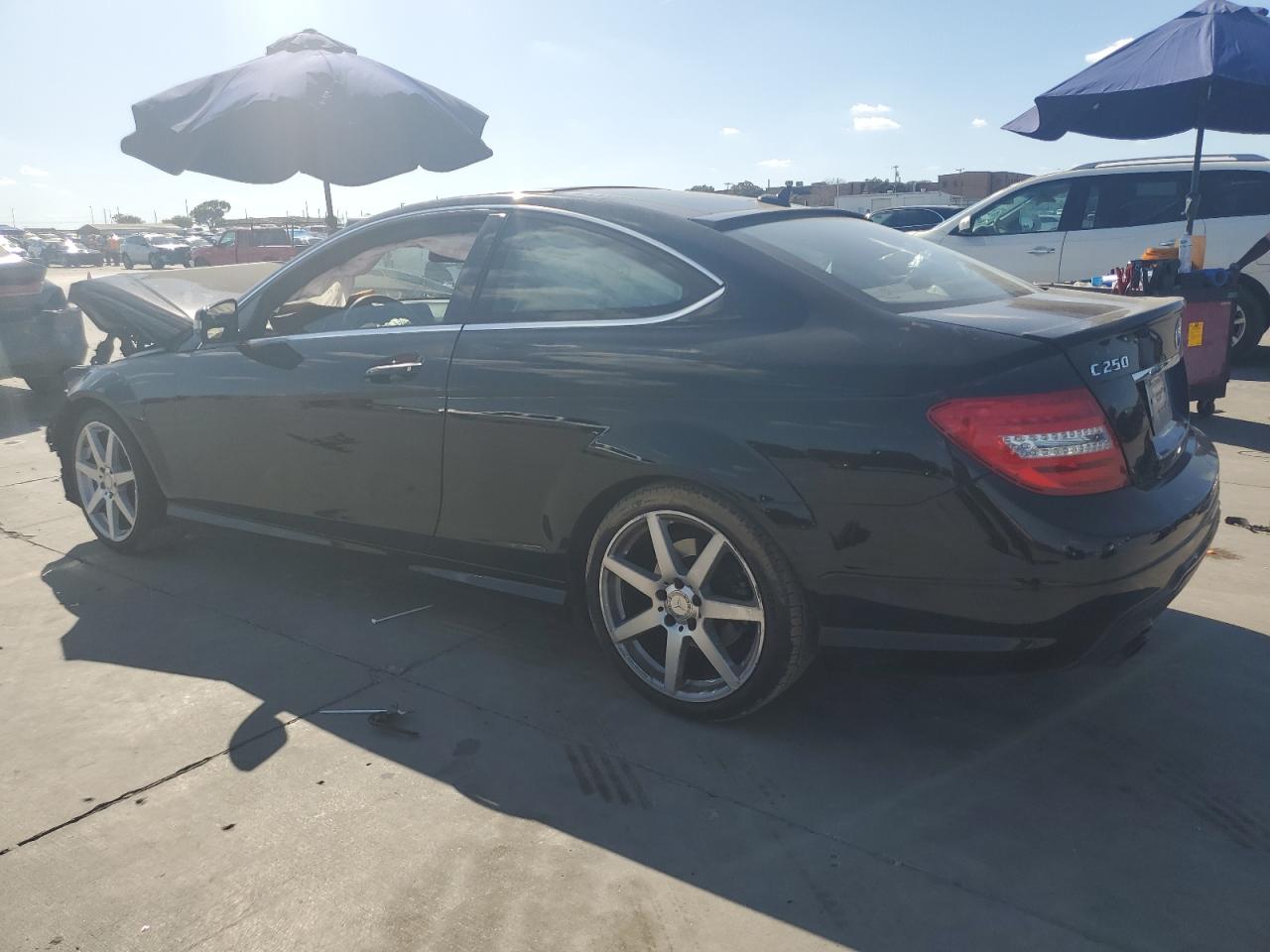 VIN WDDGJ4HB5FG354174 2015 MERCEDES-BENZ C-CLASS no.2