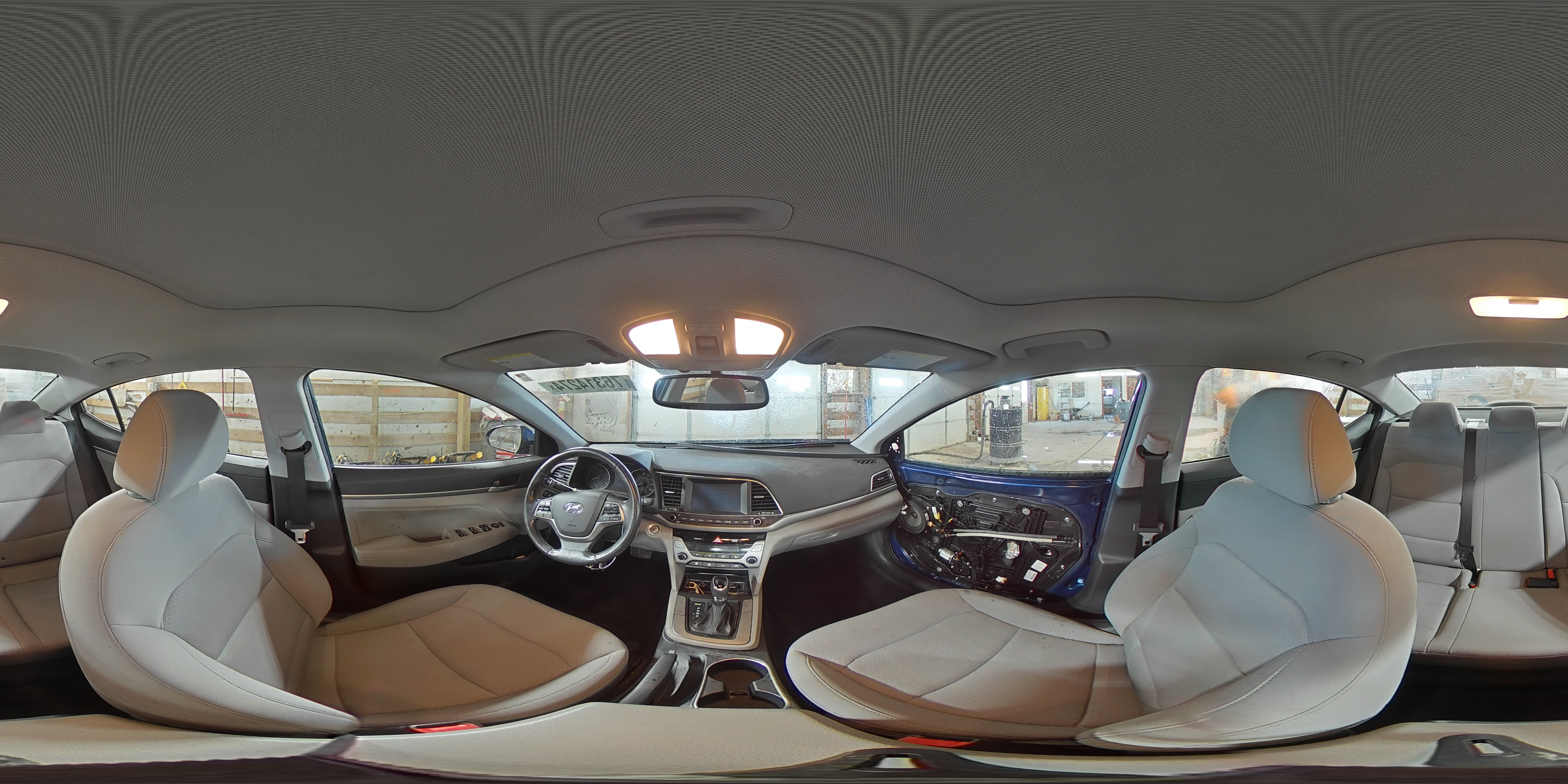 2018 Hyundai Elantra - Image 15