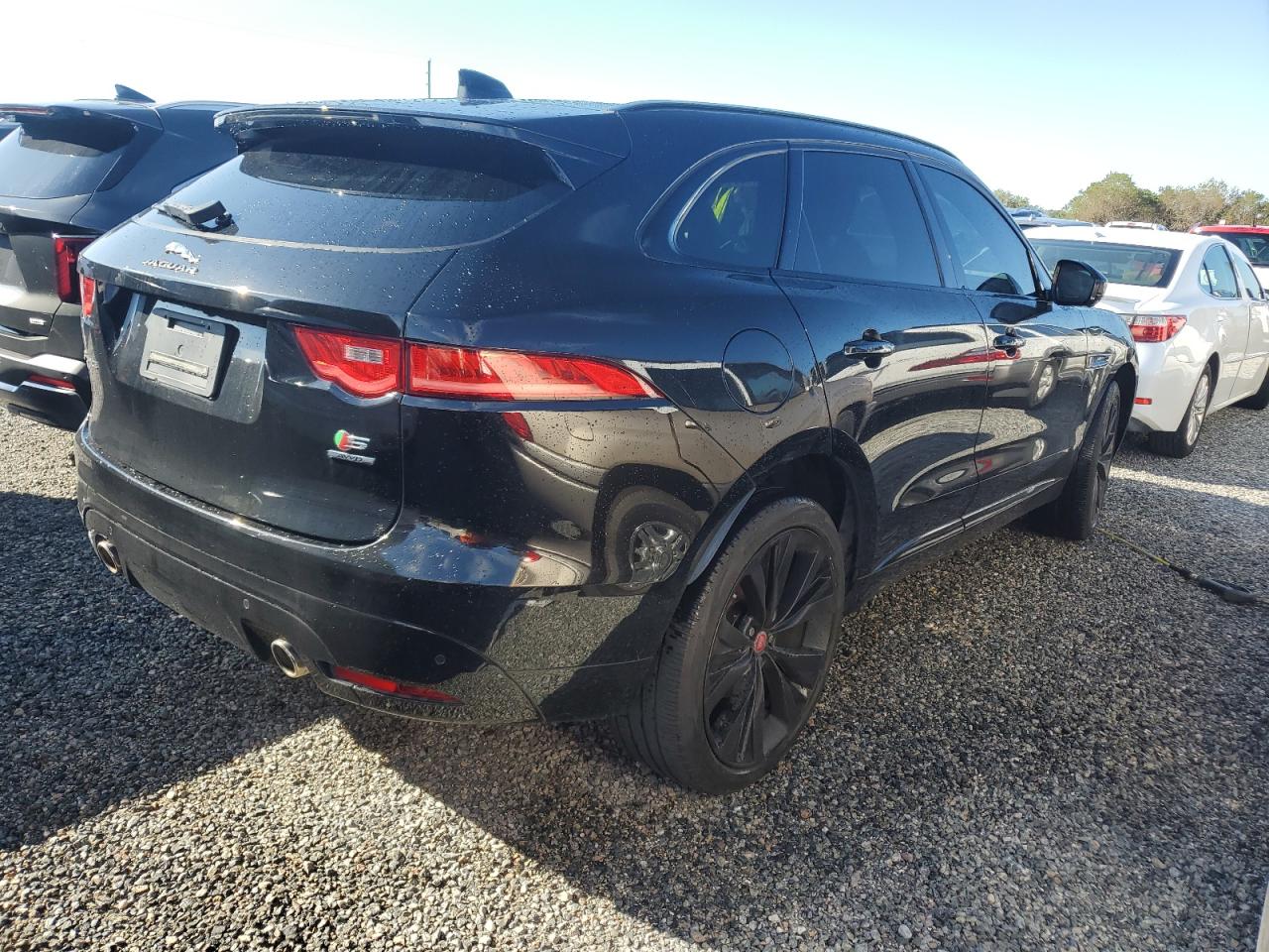 2019 Jaguar F-Pace - Image 3