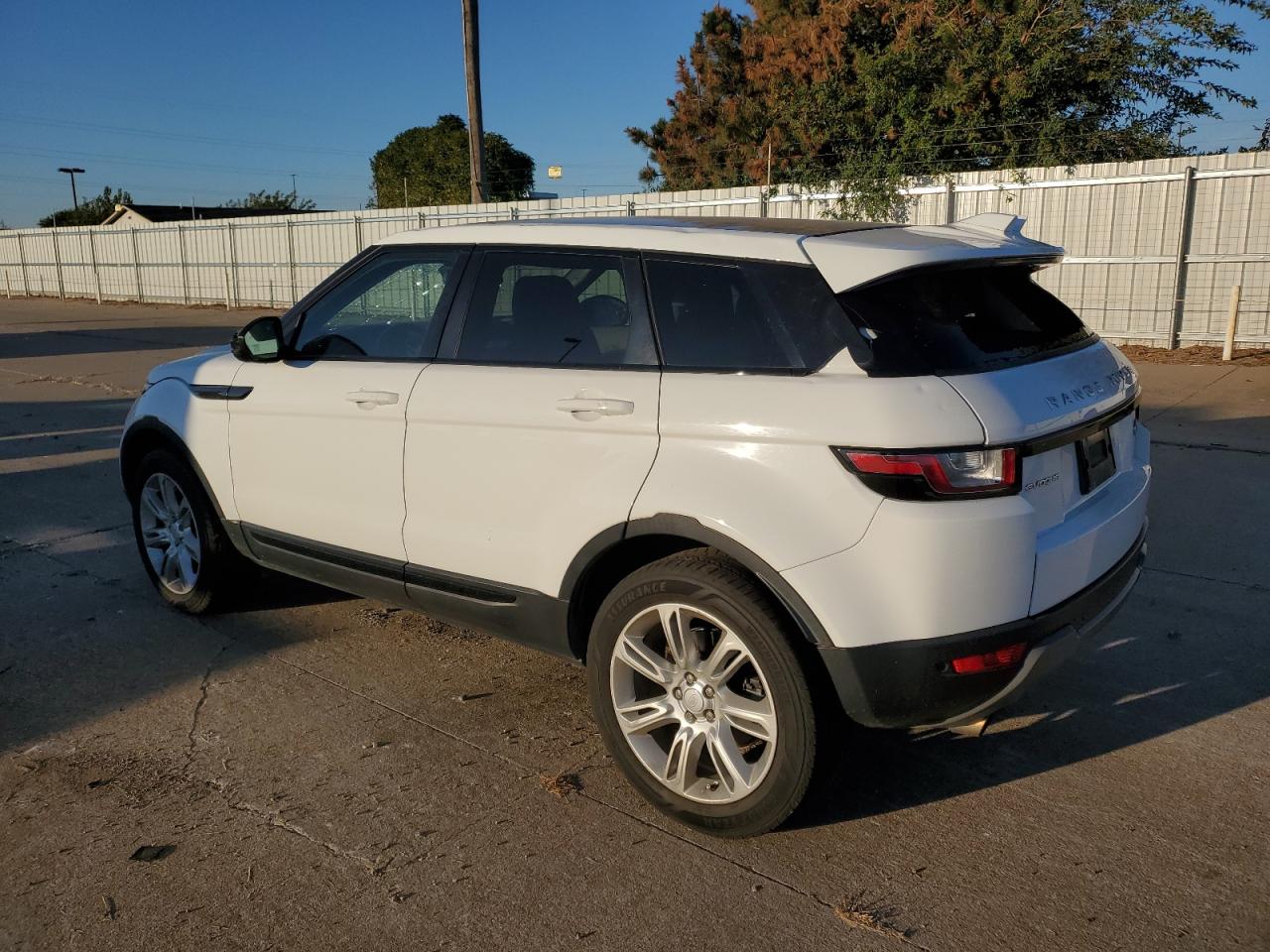 2016 Land Rover Range Rover - Image 2