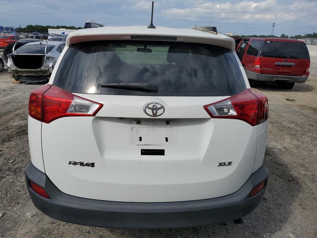 JTMWFREV7FD076138 2015 Toyota Rav4 Xle