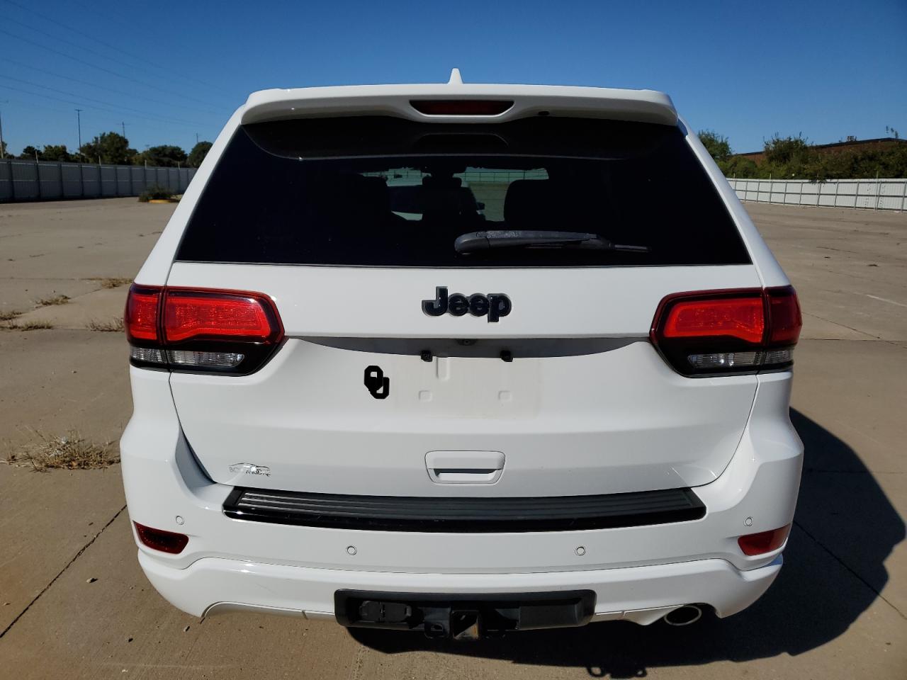 2017 Jeep Grand Cherokee - Image 6