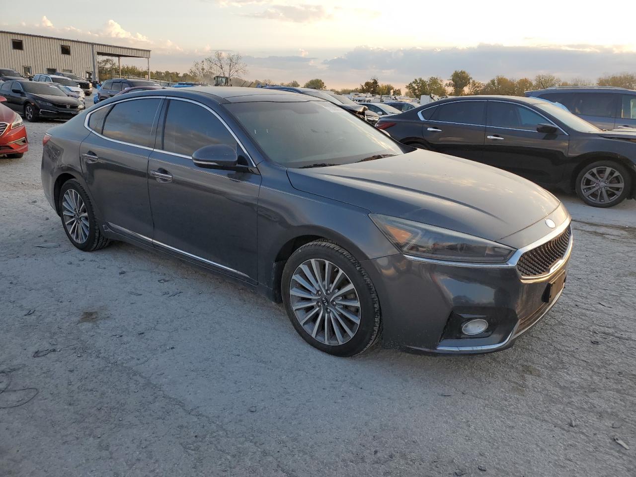 2017 Kia Cadenza - Image 4