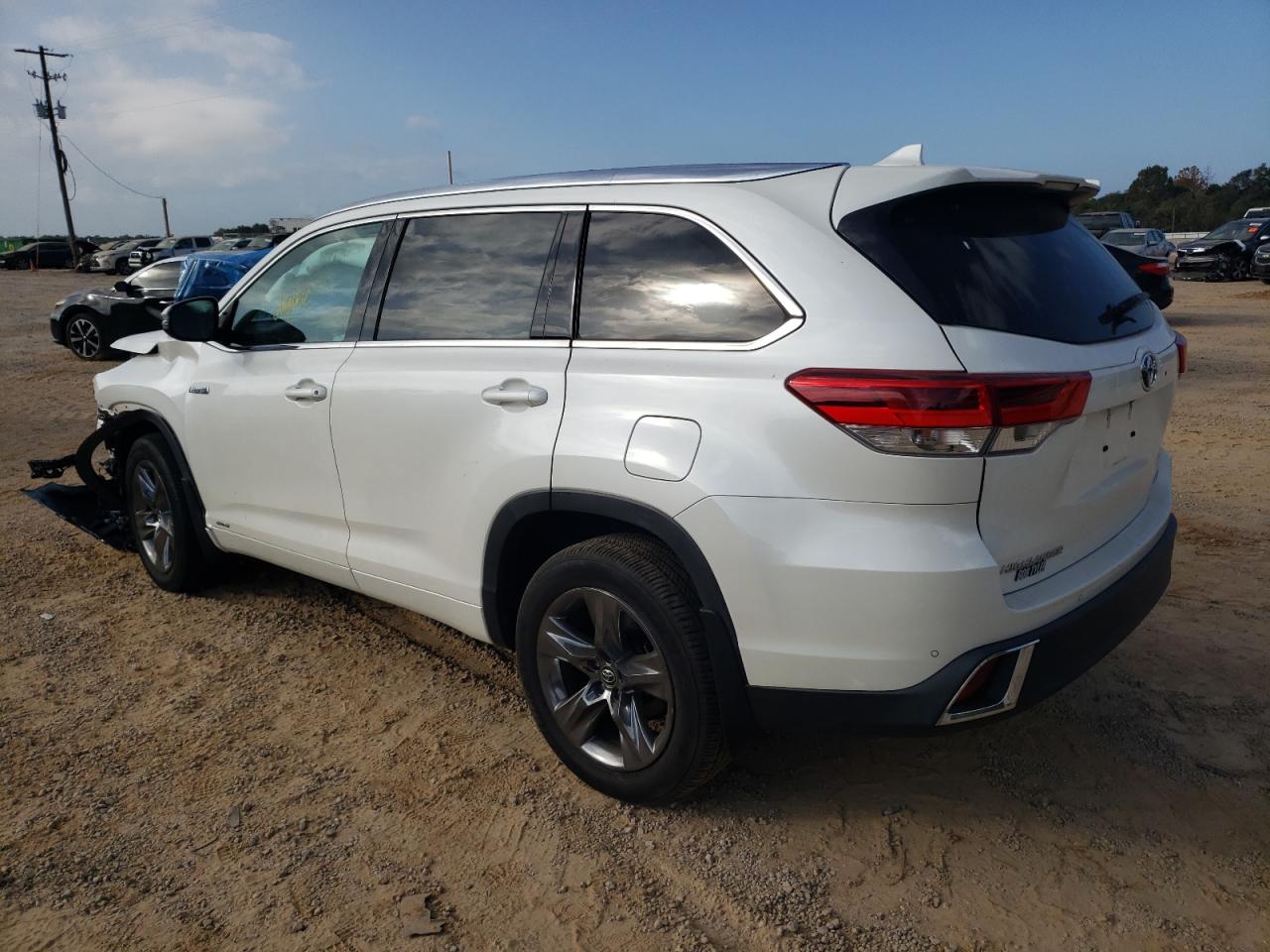 2019 Toyota Highlander - Image 2