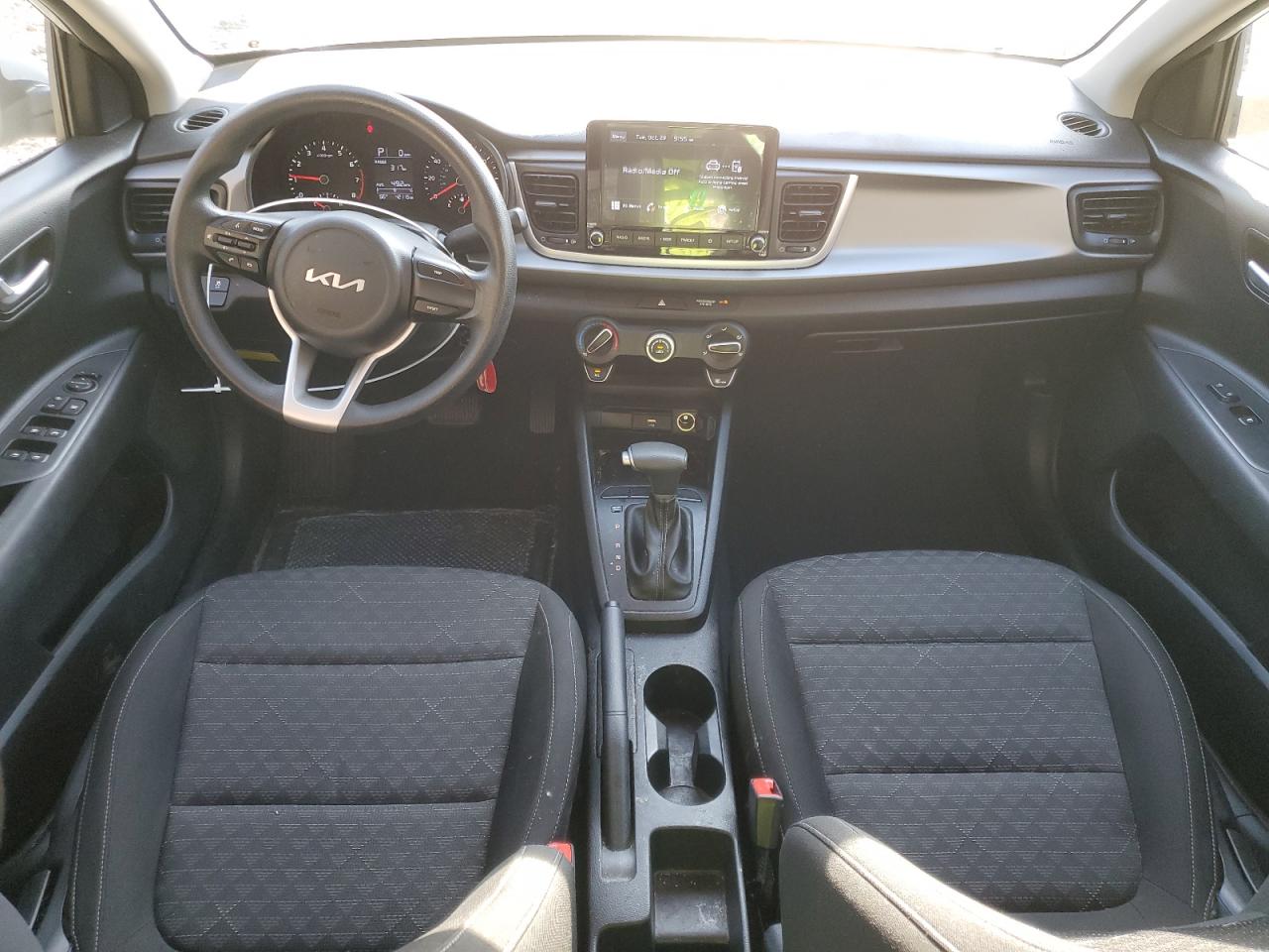 3KPA24AD1NE504806 2022 Kia Rio Lx