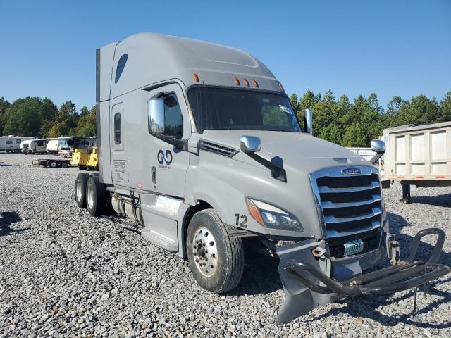 2020 Freightliner Cascadia 126 